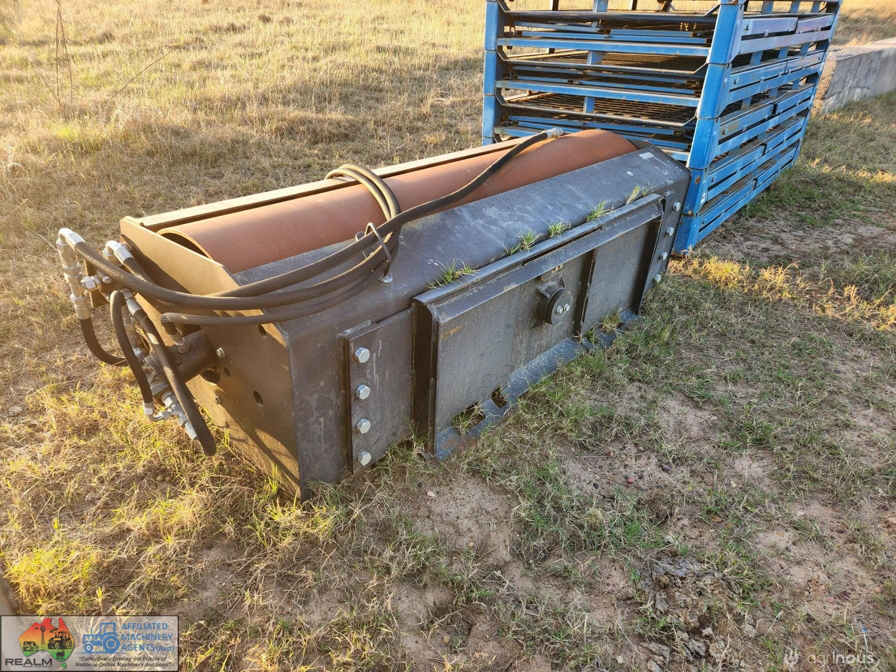 Skid Steer Vibrating Roller (Un-used) - photo 2