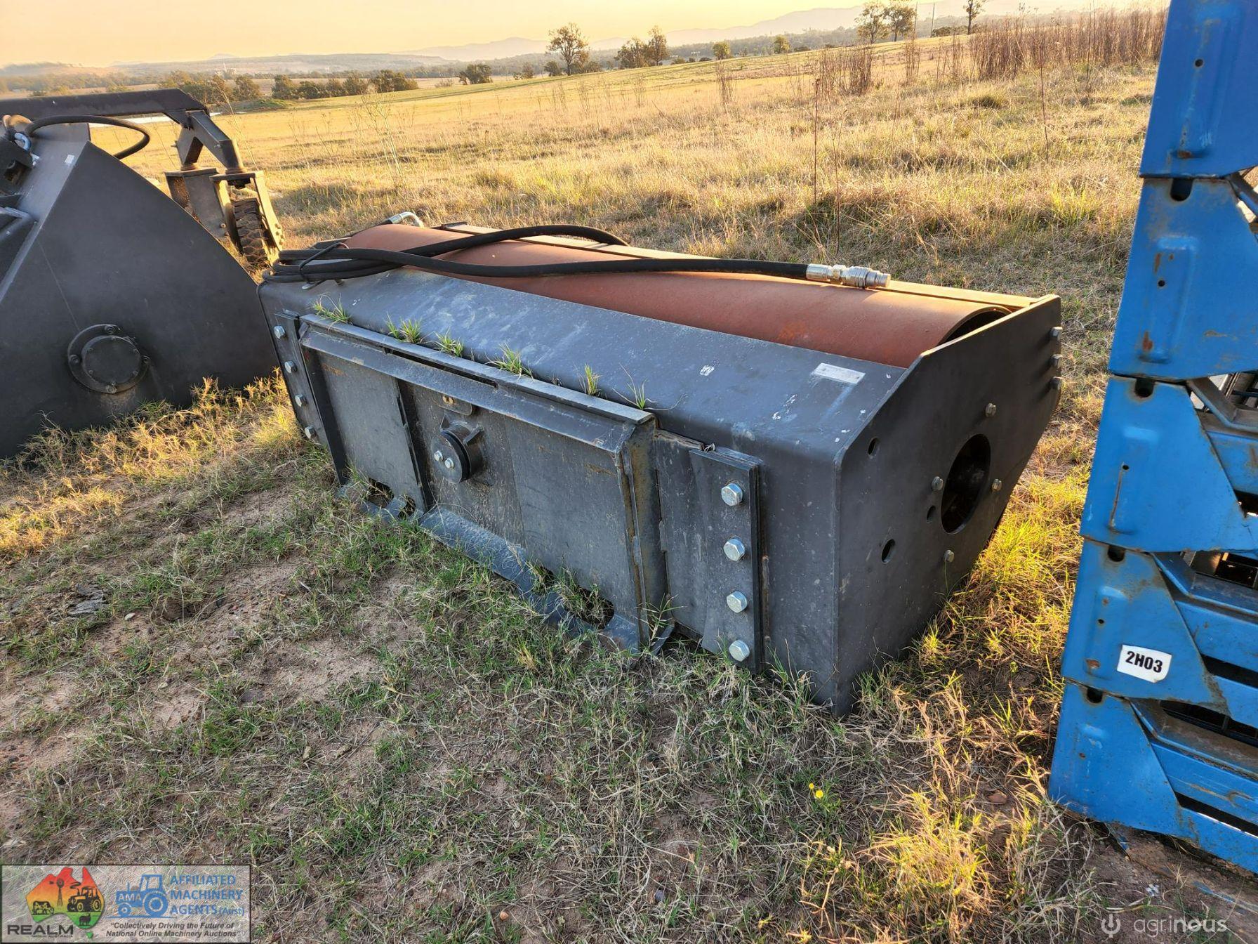 Skid Steer Vibrating Roller (Un-used) - photo 3