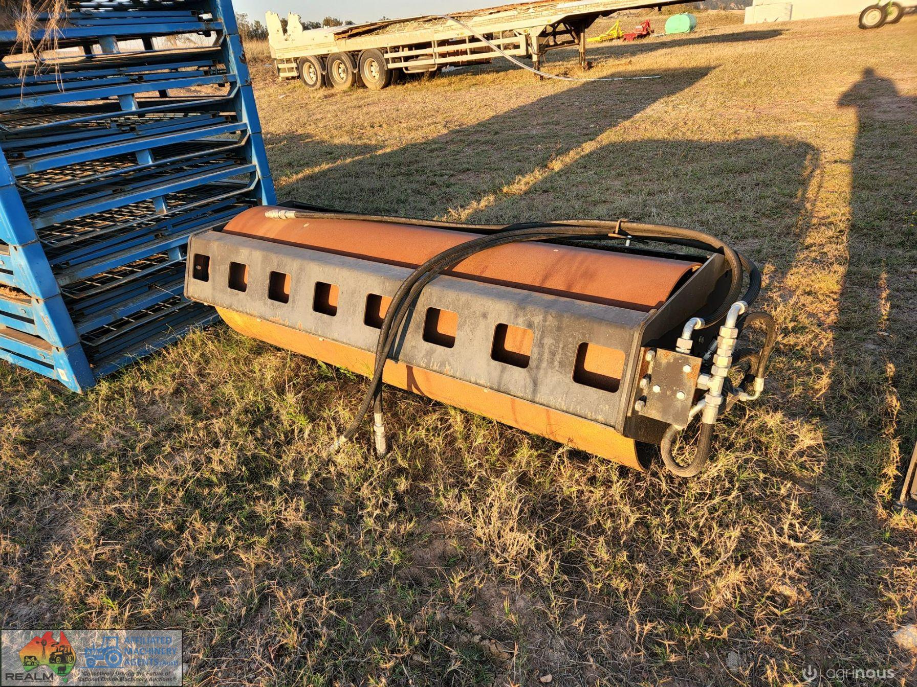 Skid Steer Vibrating Roller (Un-used) - photo 4