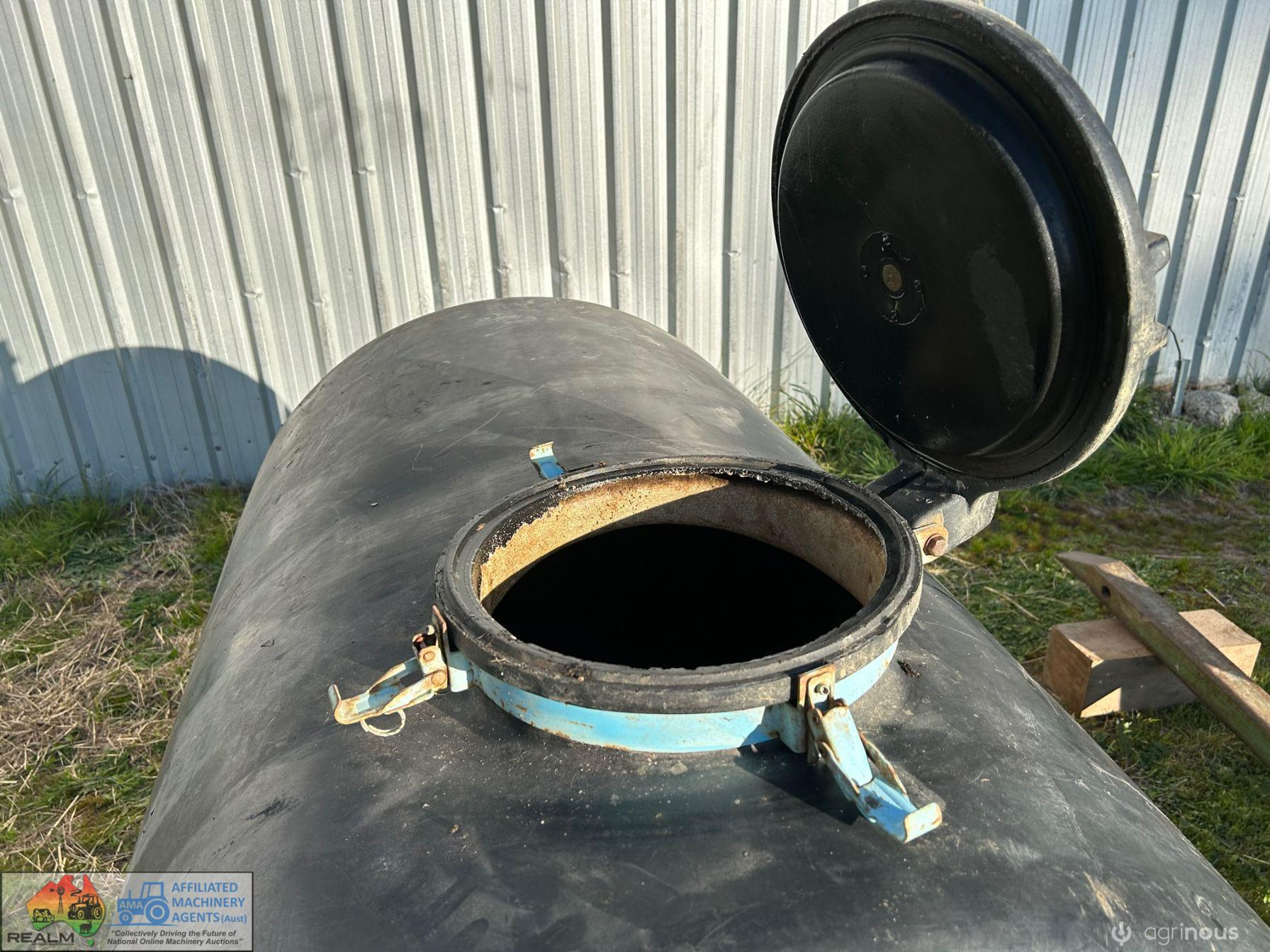 1000 Litre Poly Tank - photo 2