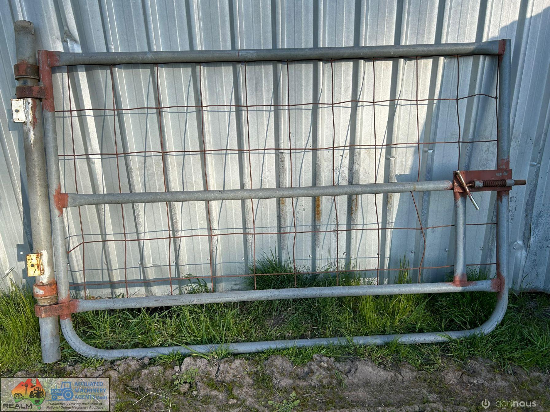 Cattle Yard Forcing Gate