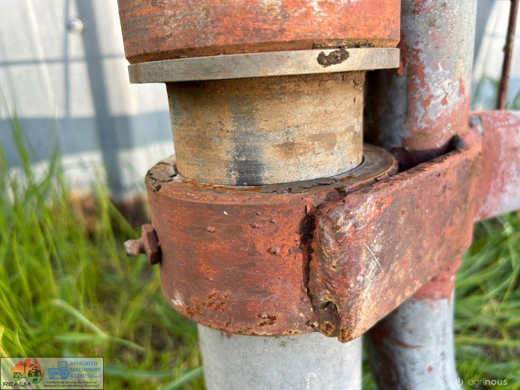 Cattle Yard Forcing Gate - photo 4