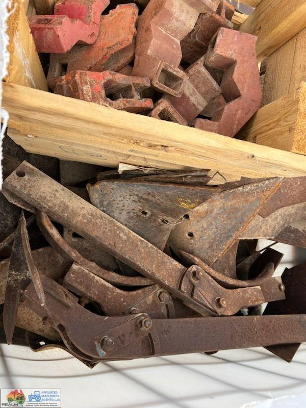 Half Shuttle of Row Crop Fittings (inc. Chisel plough points) - photo 3