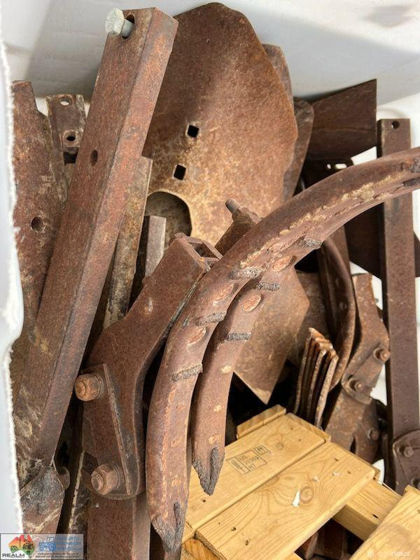 Half Shuttle of Row Crop Fittings (inc. Chisel plough points)