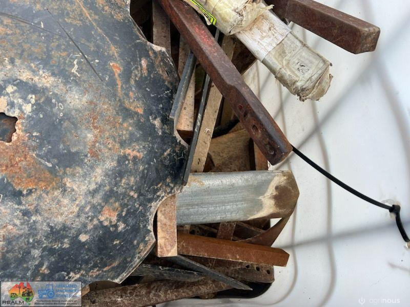 Half Shuttle of Row Crop Fittings (inc. New scalloped discs) - photo 2