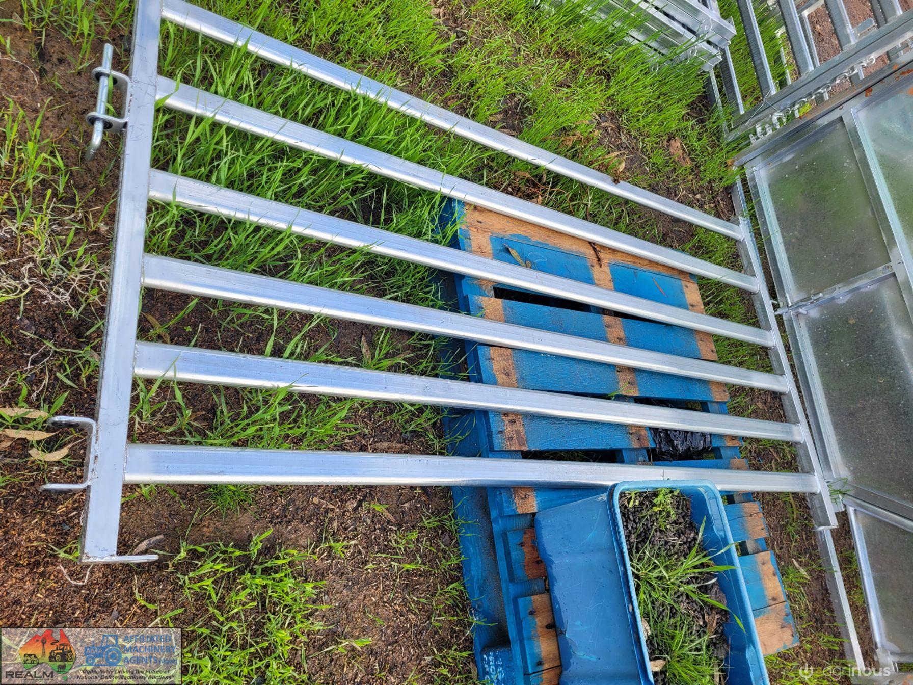 35x Sheep Yard Panels (New un-used) - photo 3