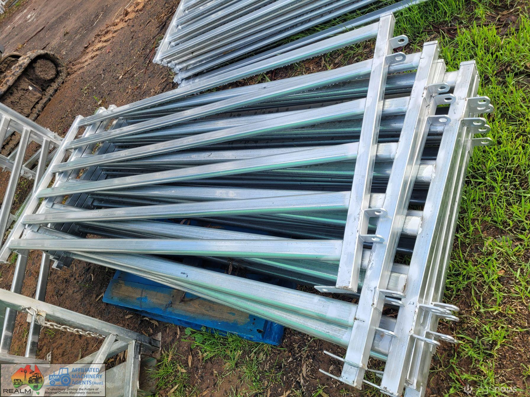 35x Sheep Yard Panels (New un-used) - photo 2