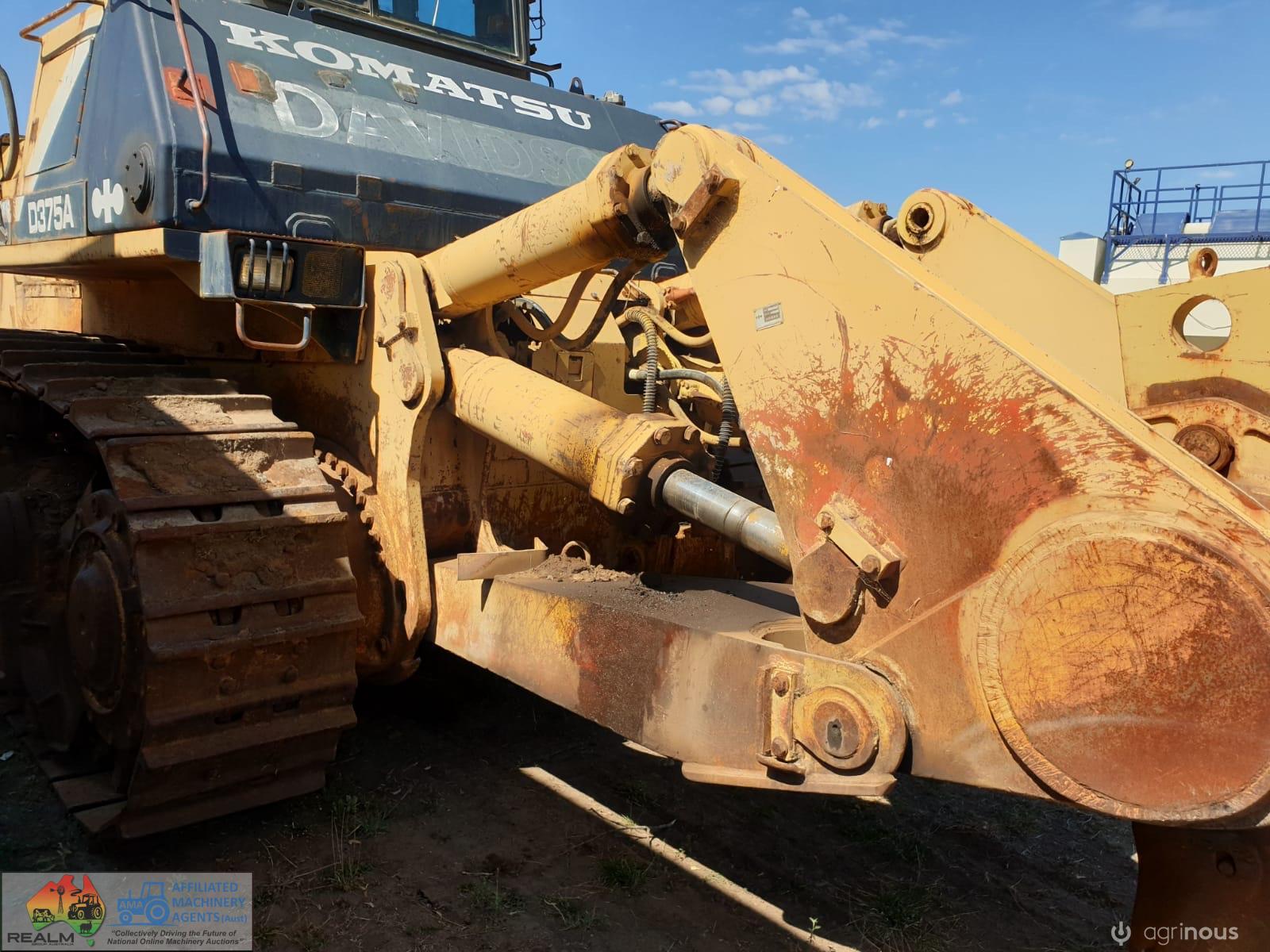 Komatsu Dozer - D375A - photo 2