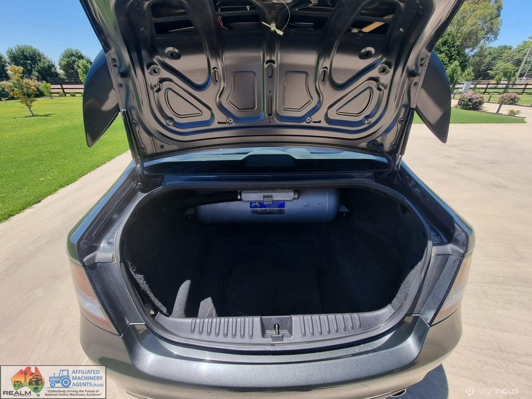 2008 Ford XR-6 Sedan (Dual Fuel) - photo 10