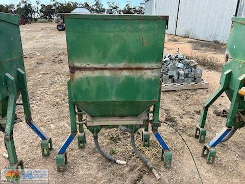 3x Row-crop Fertilizer Boxes - photo 2