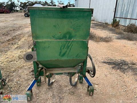 3x Row-crop Fertilizer Boxes - photo 3