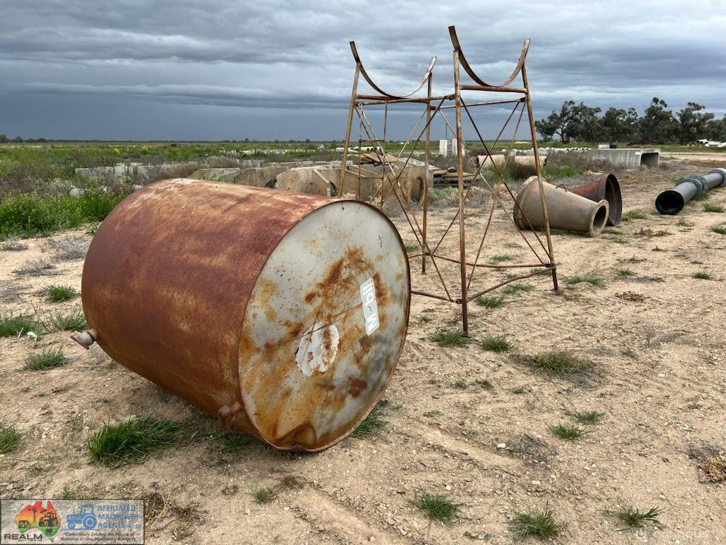 O/head Fuel Tank & Stand - photo 11