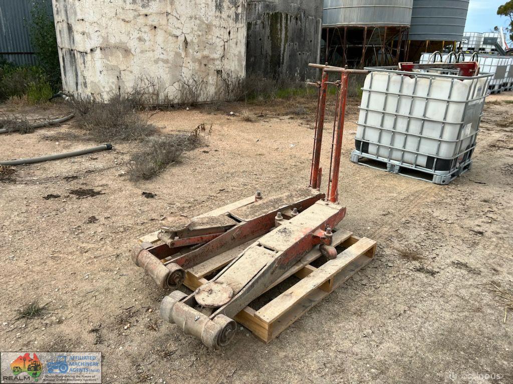 2x Workshop Trolley Jacks ~ 4 Ton