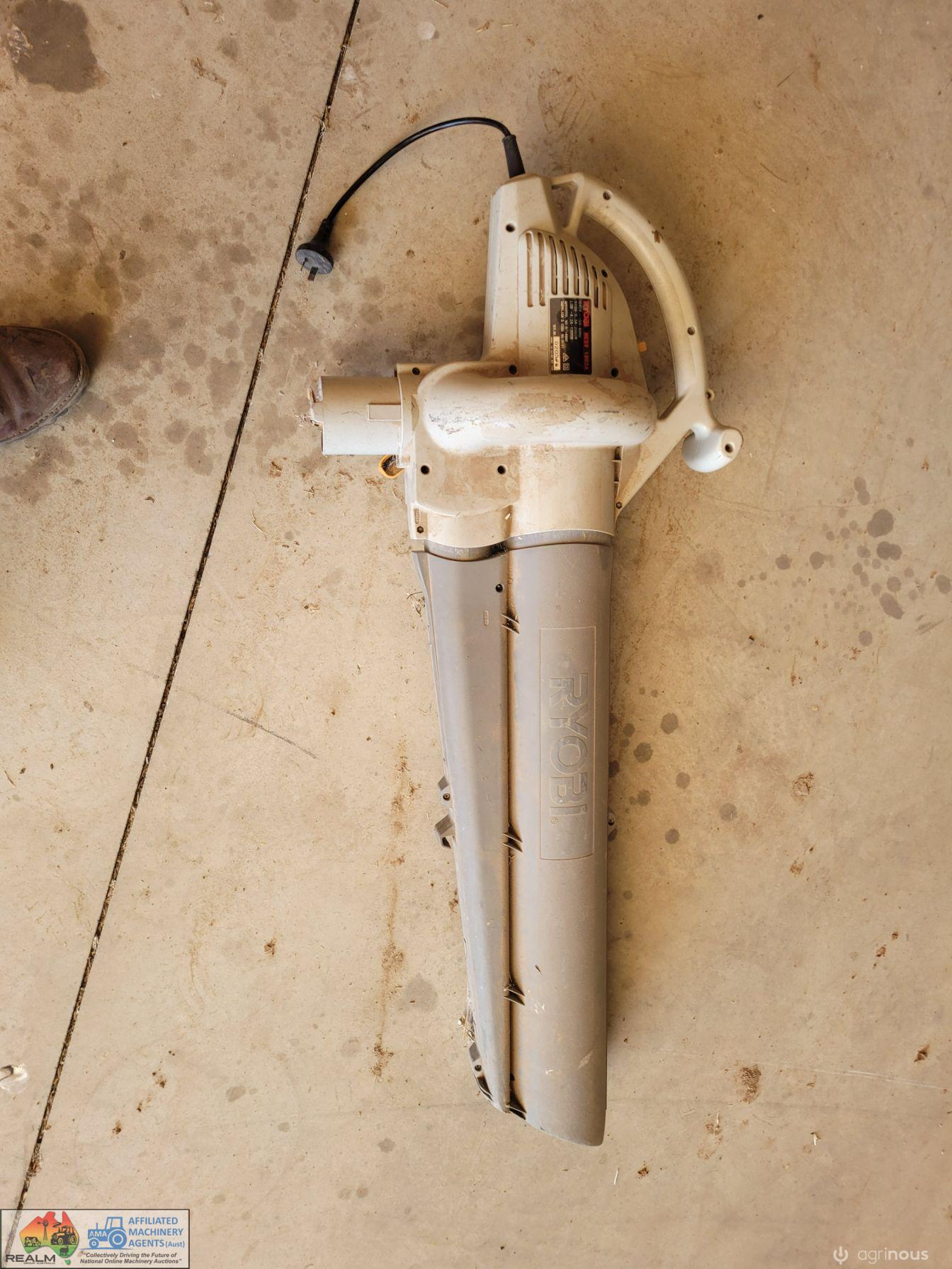 Ryobi 1602A Electric Leaf Blower - photo 5