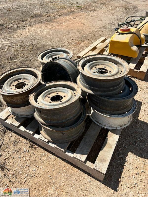 Pallet of Assorted 4x4 Rims - photo 2