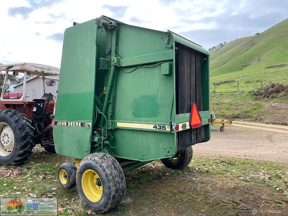 John Deere 435 Round Baler