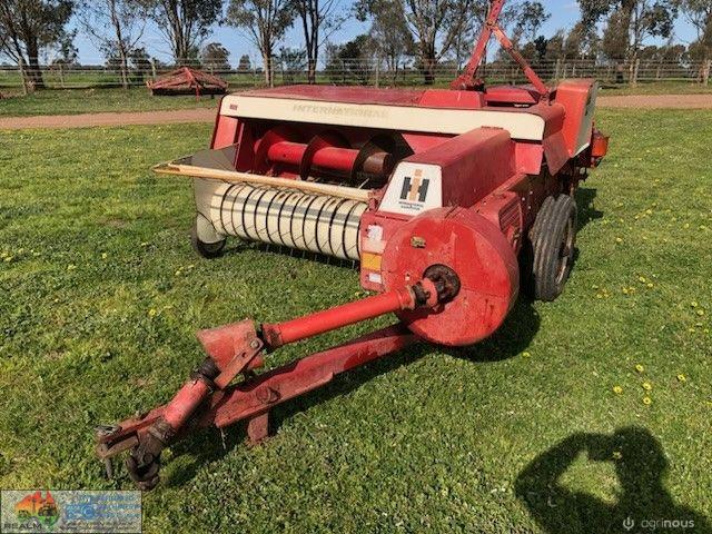 IH-440 Square Baler