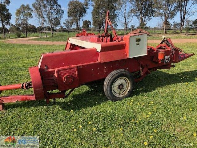 IH-440 Square Baler - photo 3