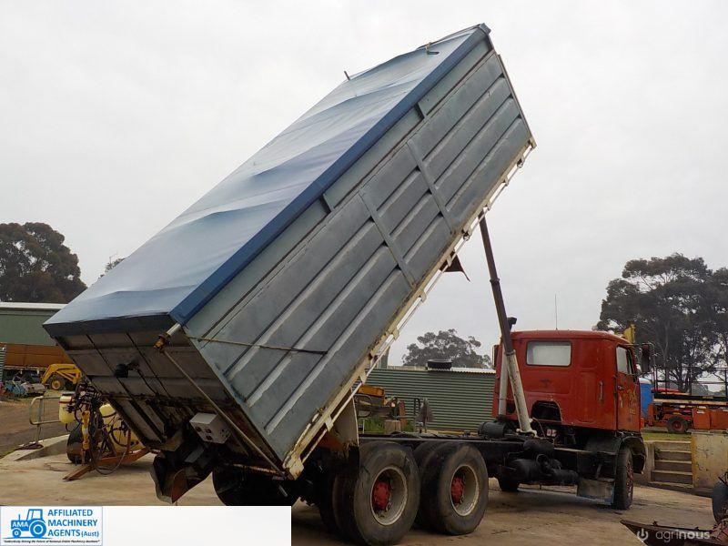 Volvo G88 Grain Grouper/Tip Truck - photo 4