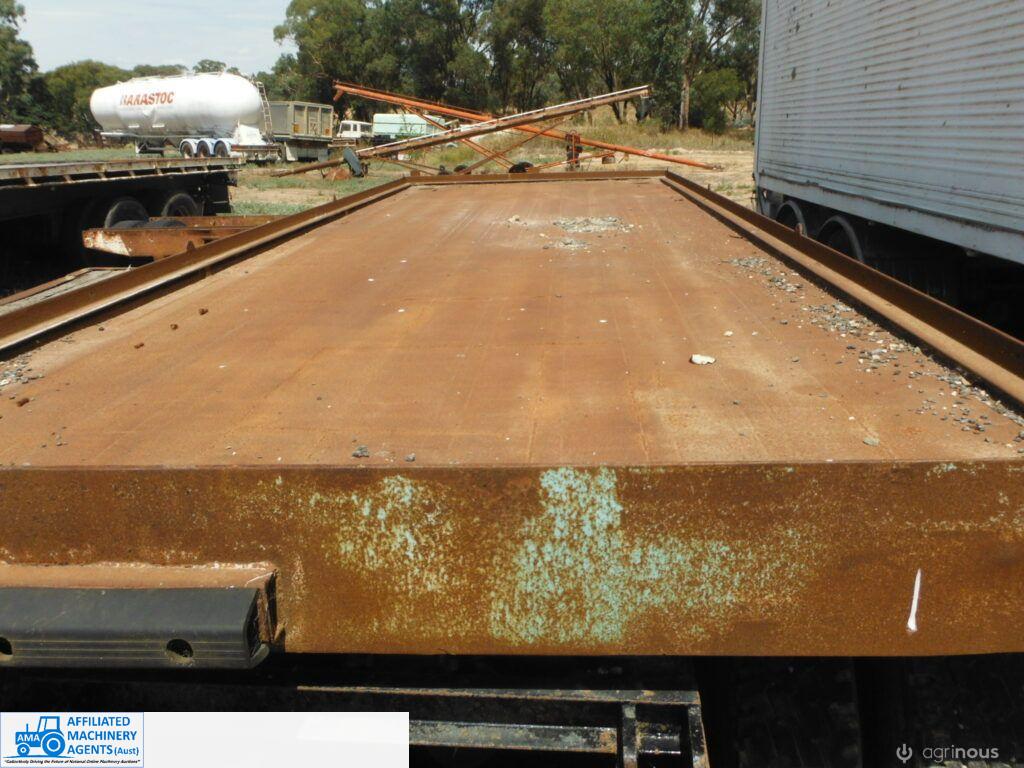Flat Top Dog Hay Trailer (D00893) - photo 3