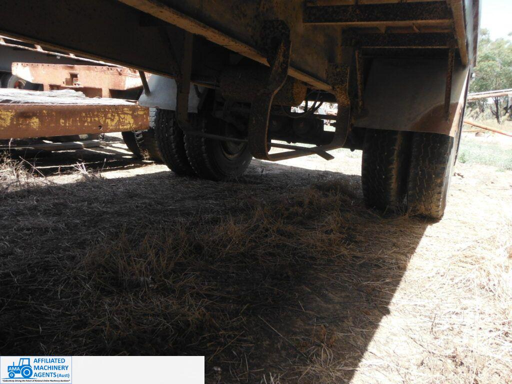 Flat Top Dog Hay Trailer (D00893) - photo 7