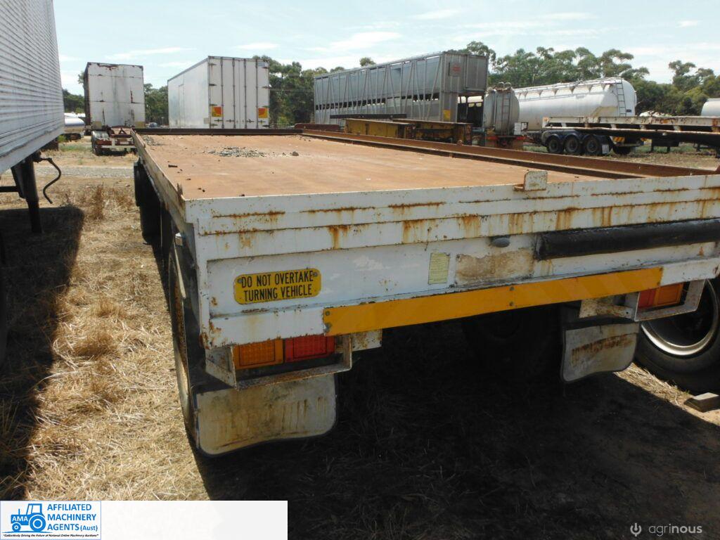 Flat Top Dog Hay Trailer (D00893) - photo 2