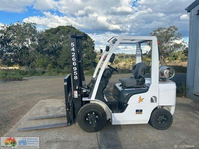 2014 Nissan k25 Industrial Forklift - photo 2