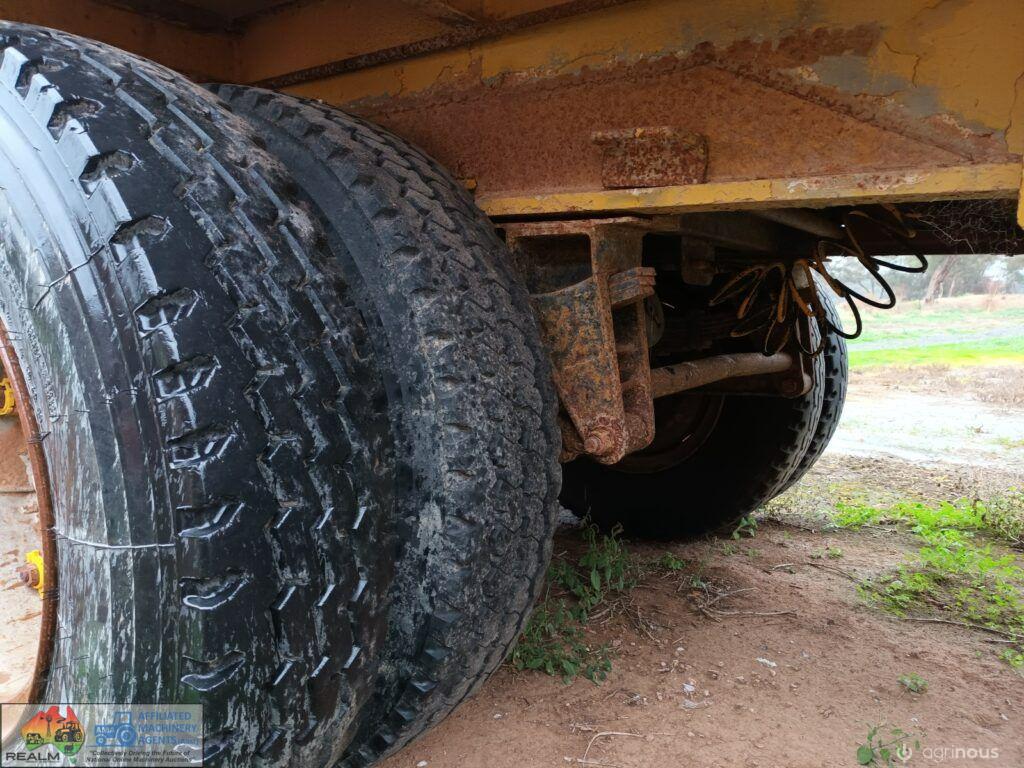 1968 Bogie Drop Deck Trailer (D00884) - photo 8