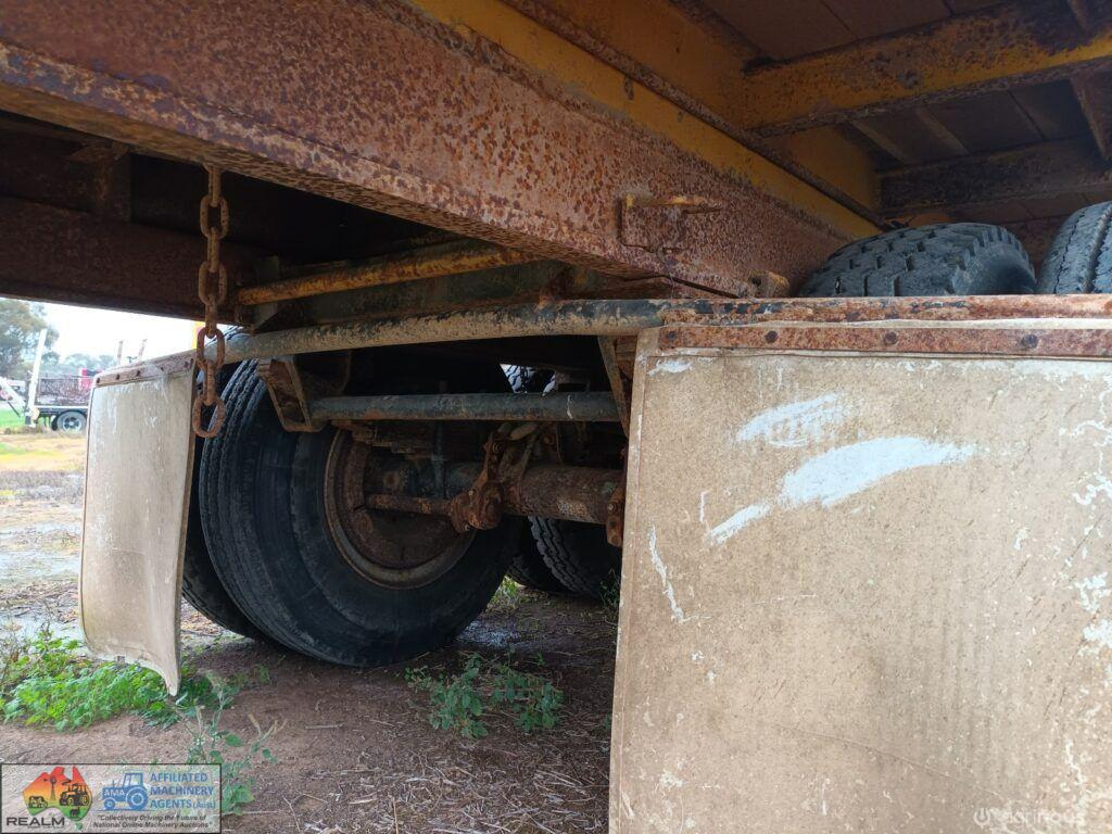 1968 Bogie Drop Deck Trailer (D00884) - photo 9