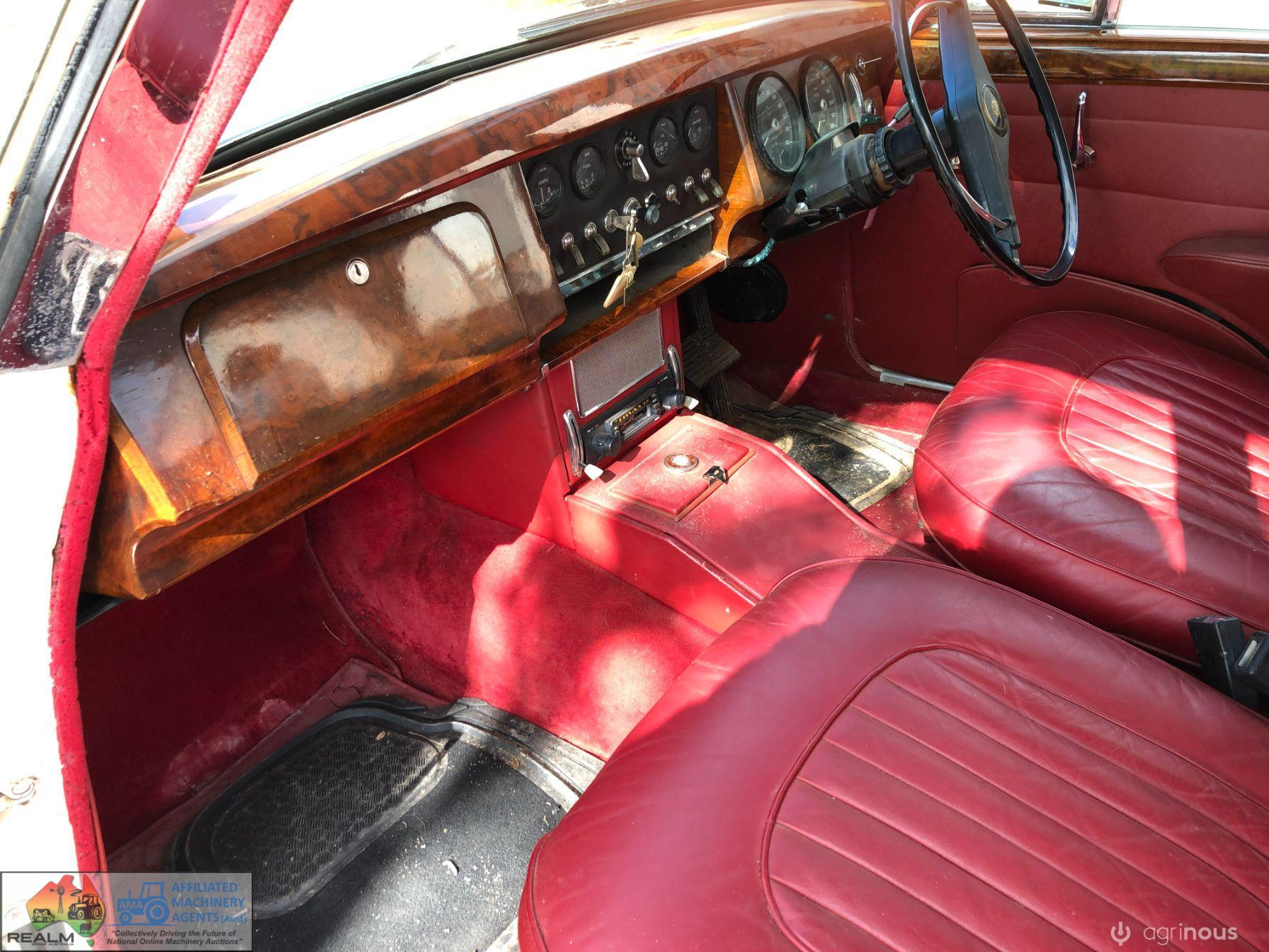 1957 Mk2 Jaguar Sedan