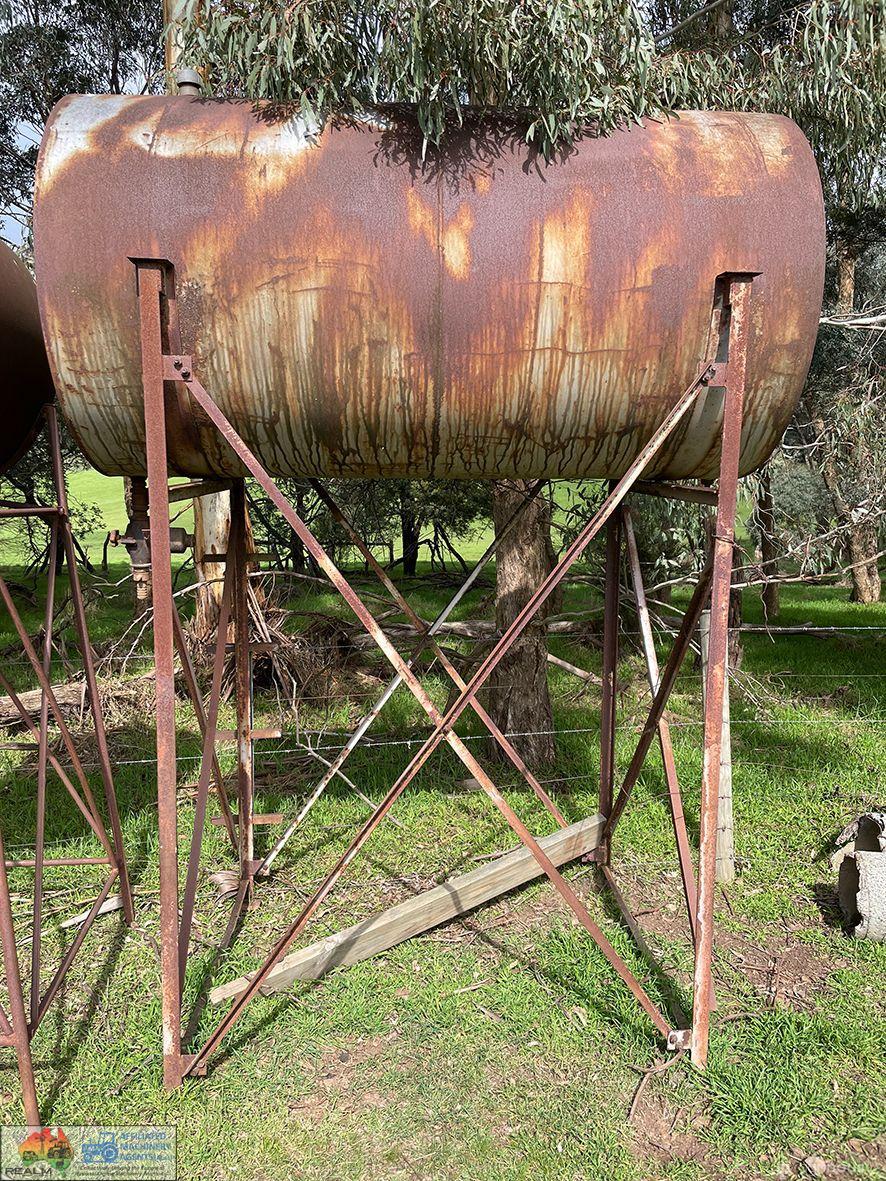 2x Over Head Fuel Bowsers (Approx 1,200L each) - photo 5
