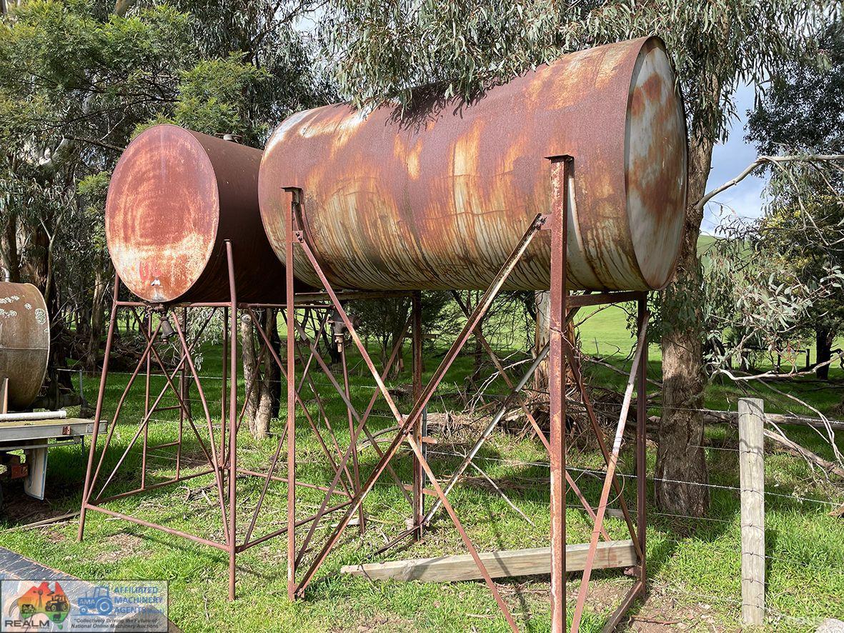 2x Over Head Fuel Bowsers (Approx 1,200L each) - photo 3