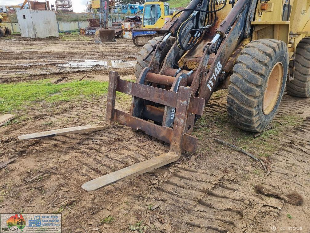 Caterpillar IT-14B High Lift Tool Carrier - photo 7