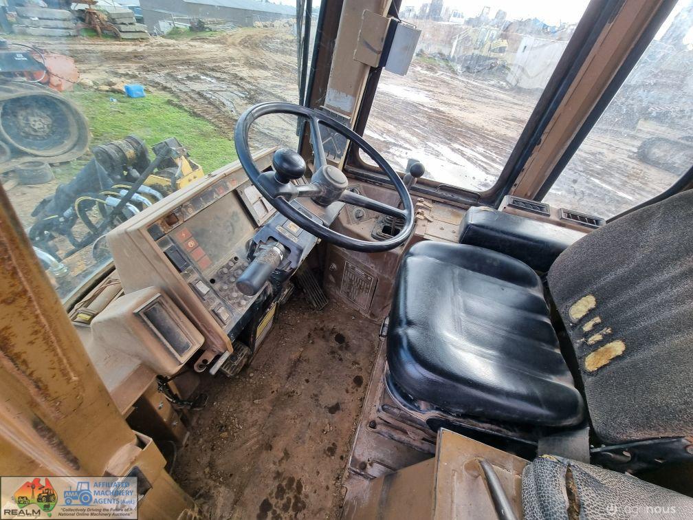 Caterpillar IT-14B High Lift Tool Carrier - photo 9