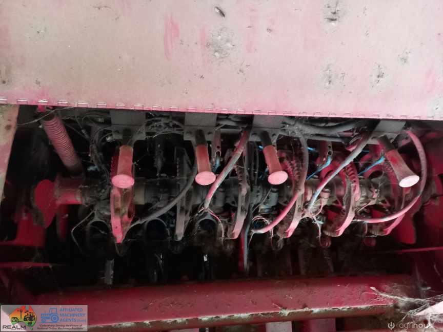 Massey Square Bailer 190 - Serviced ready to go - includes 22 rolls of twine - plus what's in the bailer - photo 7