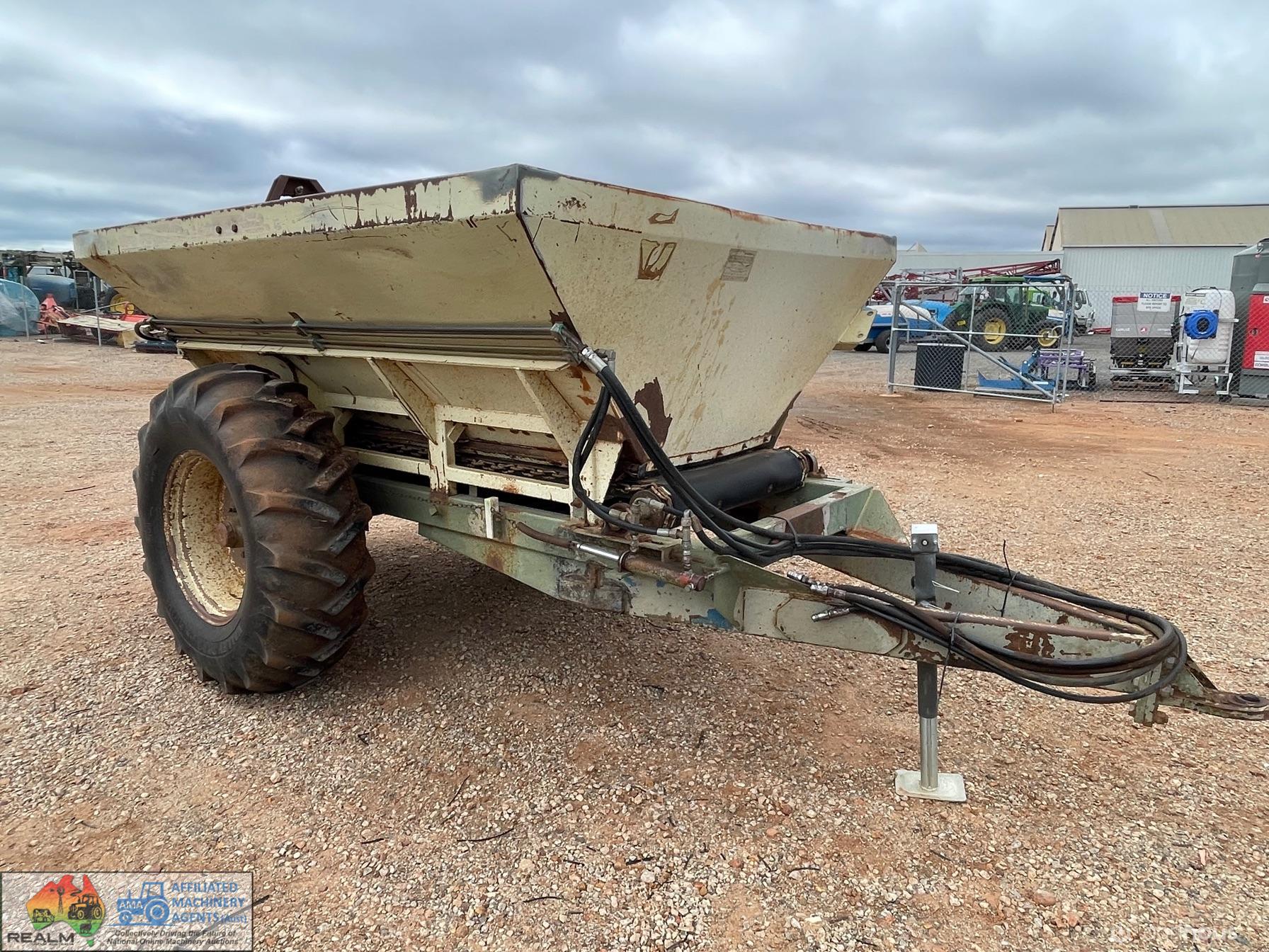 Marshall Trailing belt spreader  Ground drive
