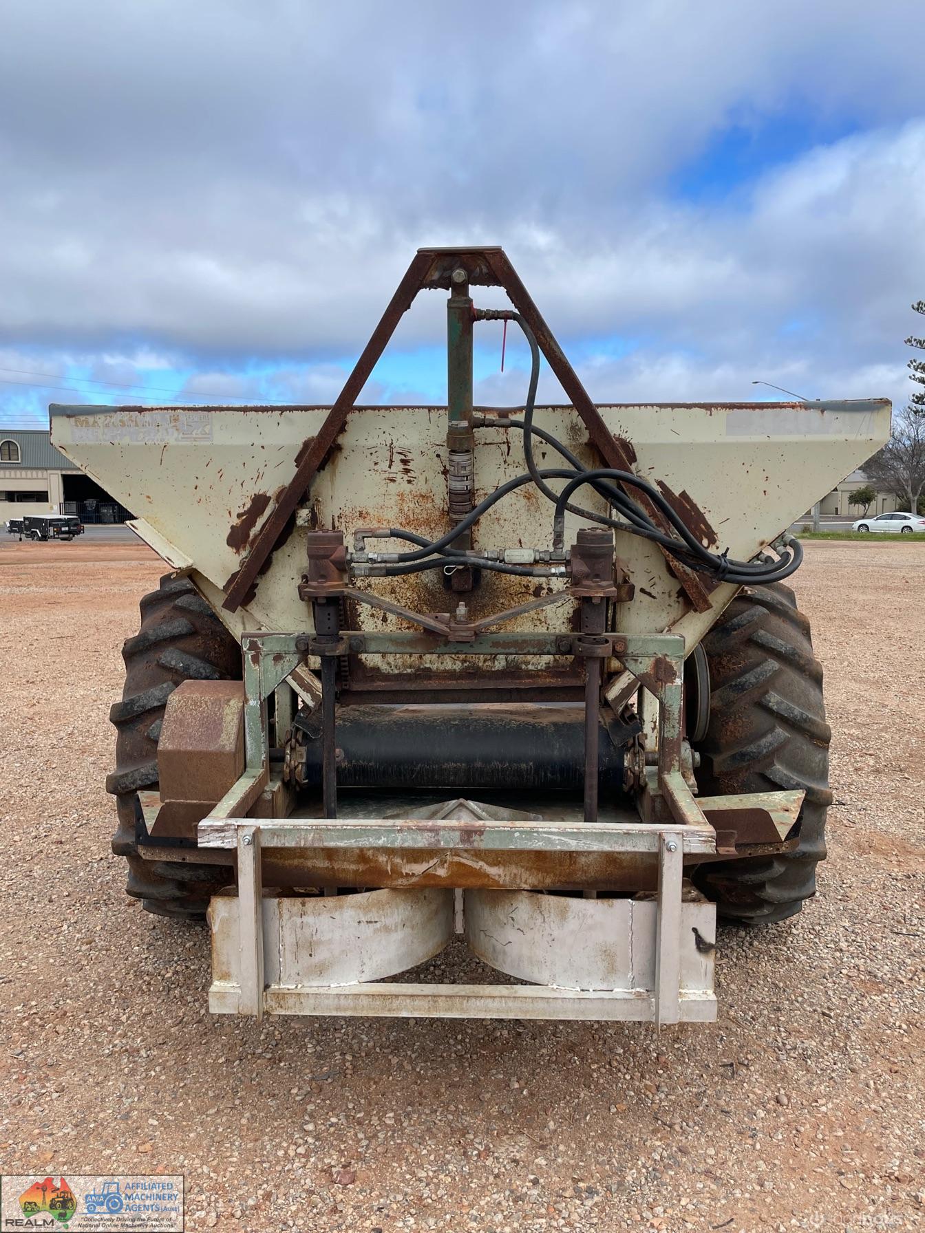 Marshall Trailing belt spreader  Ground drive - photo 3
