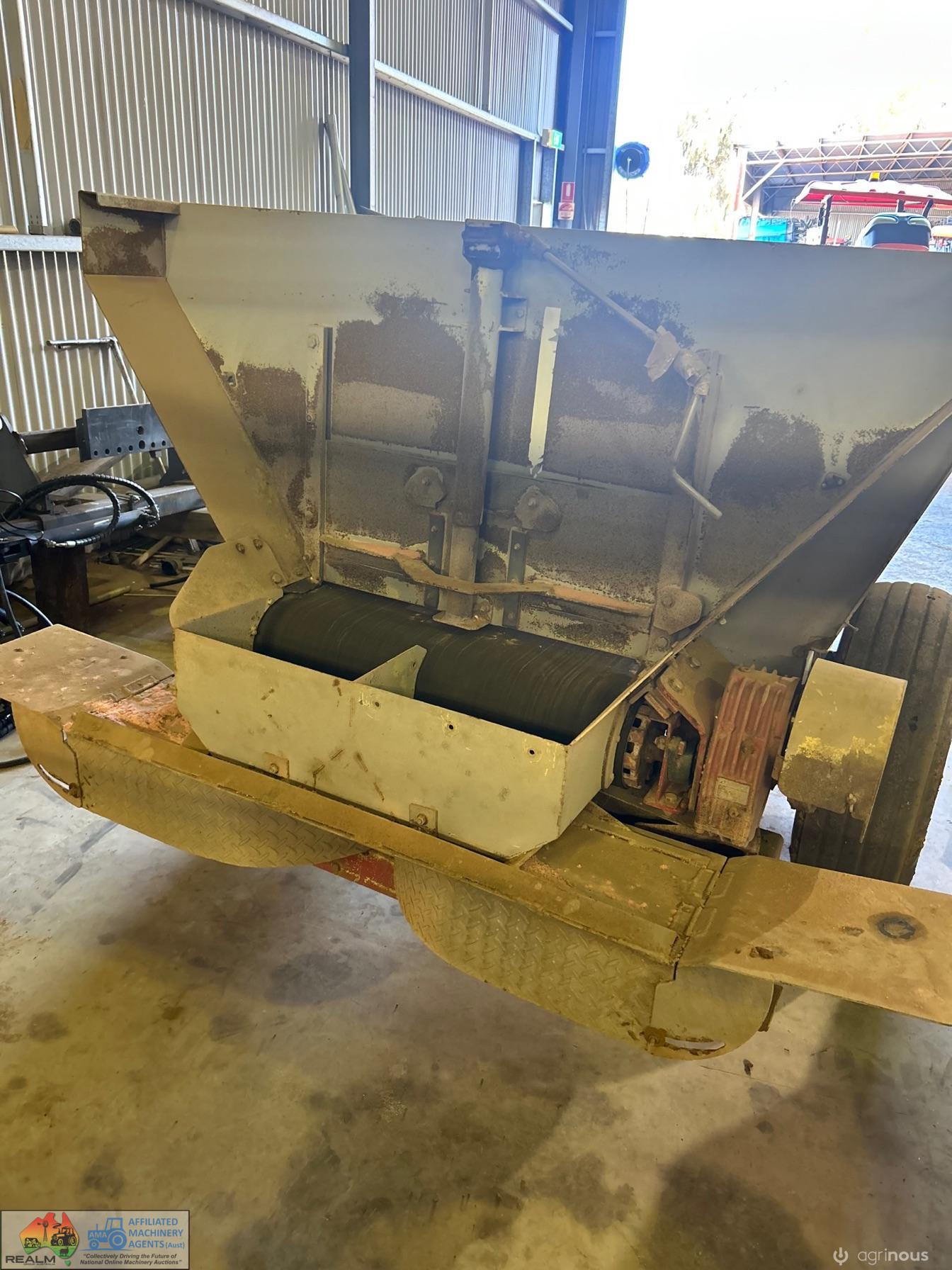 Rovic orchard spreader - photo 3