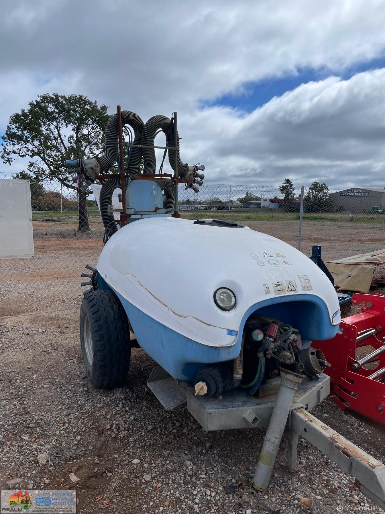 1500 litre tank  Electric controls - photo 1