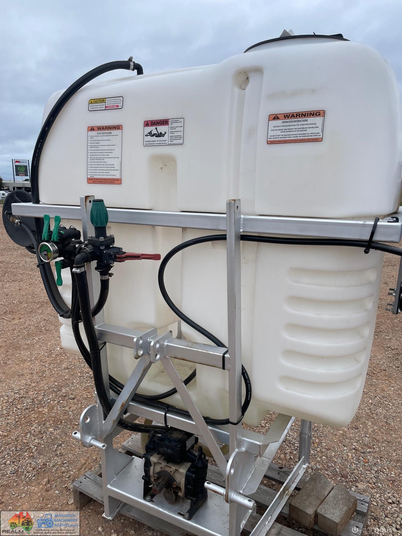 Croplands 700 litre Linkage Sprayer - photo 5