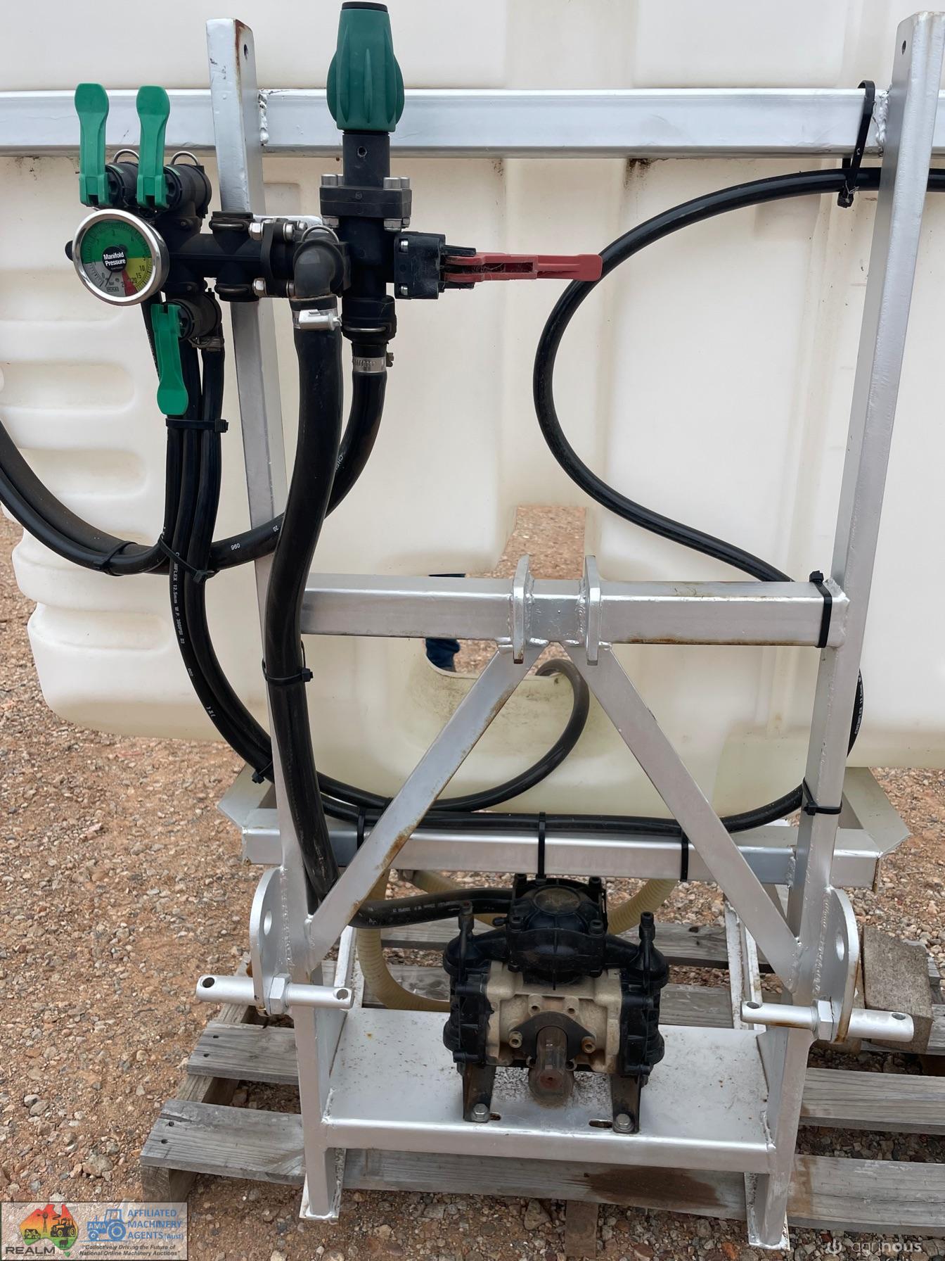 Croplands 700 litre Linkage Sprayer - photo 6