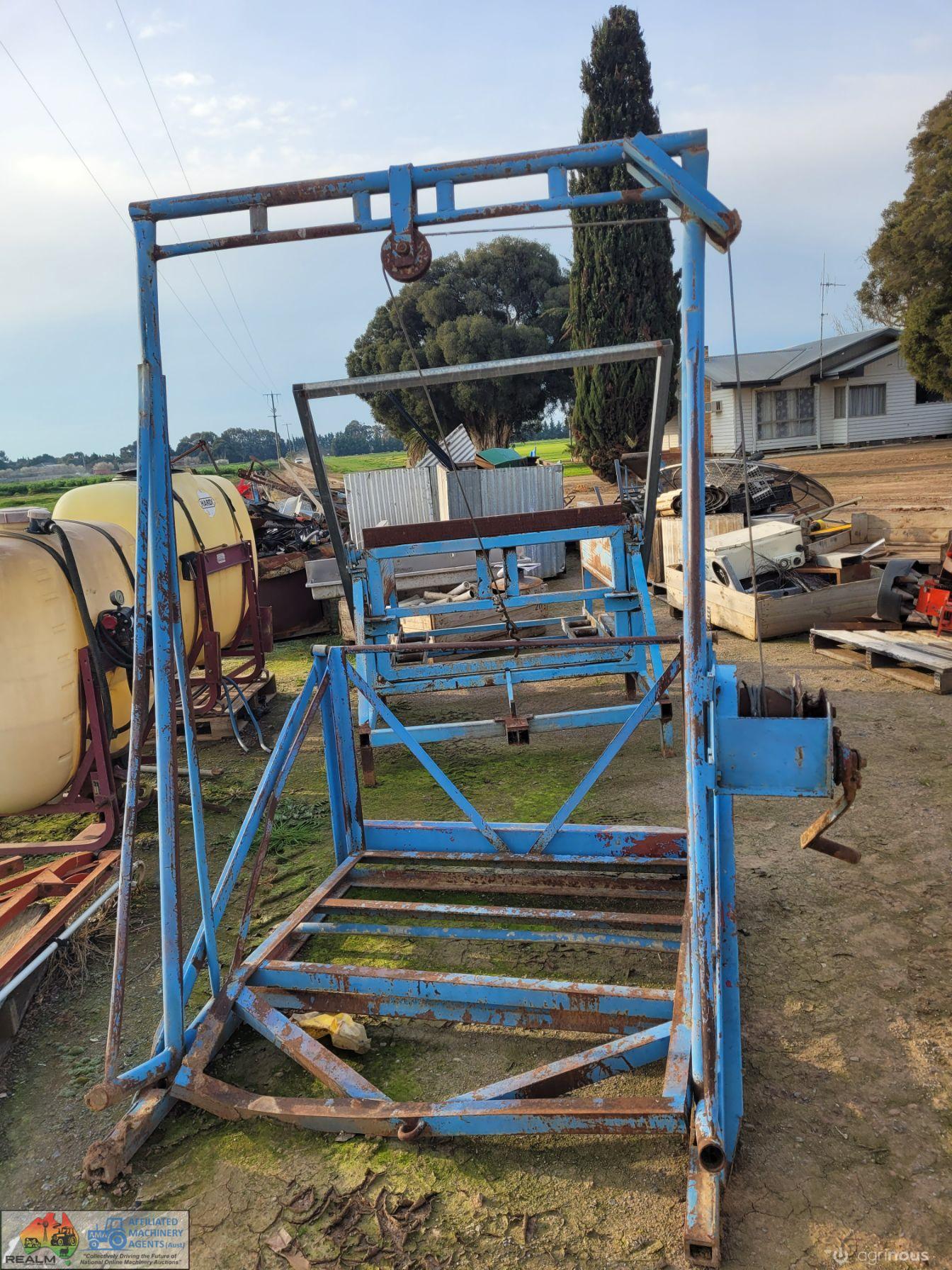 Manual Bin Tipping Frame (Works)
