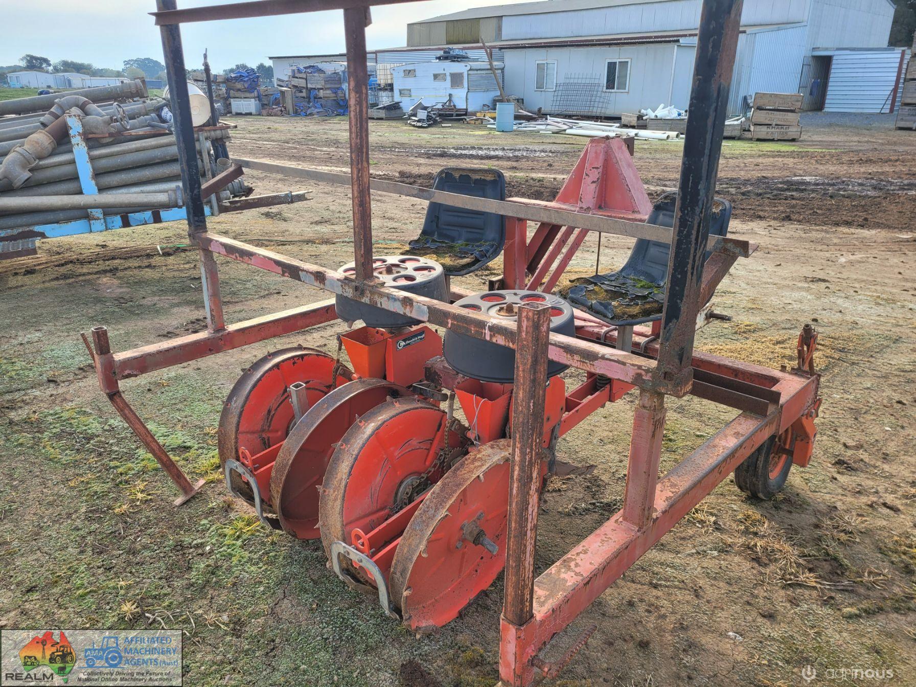 3 Row 3pl Seedling Planter - photo 2