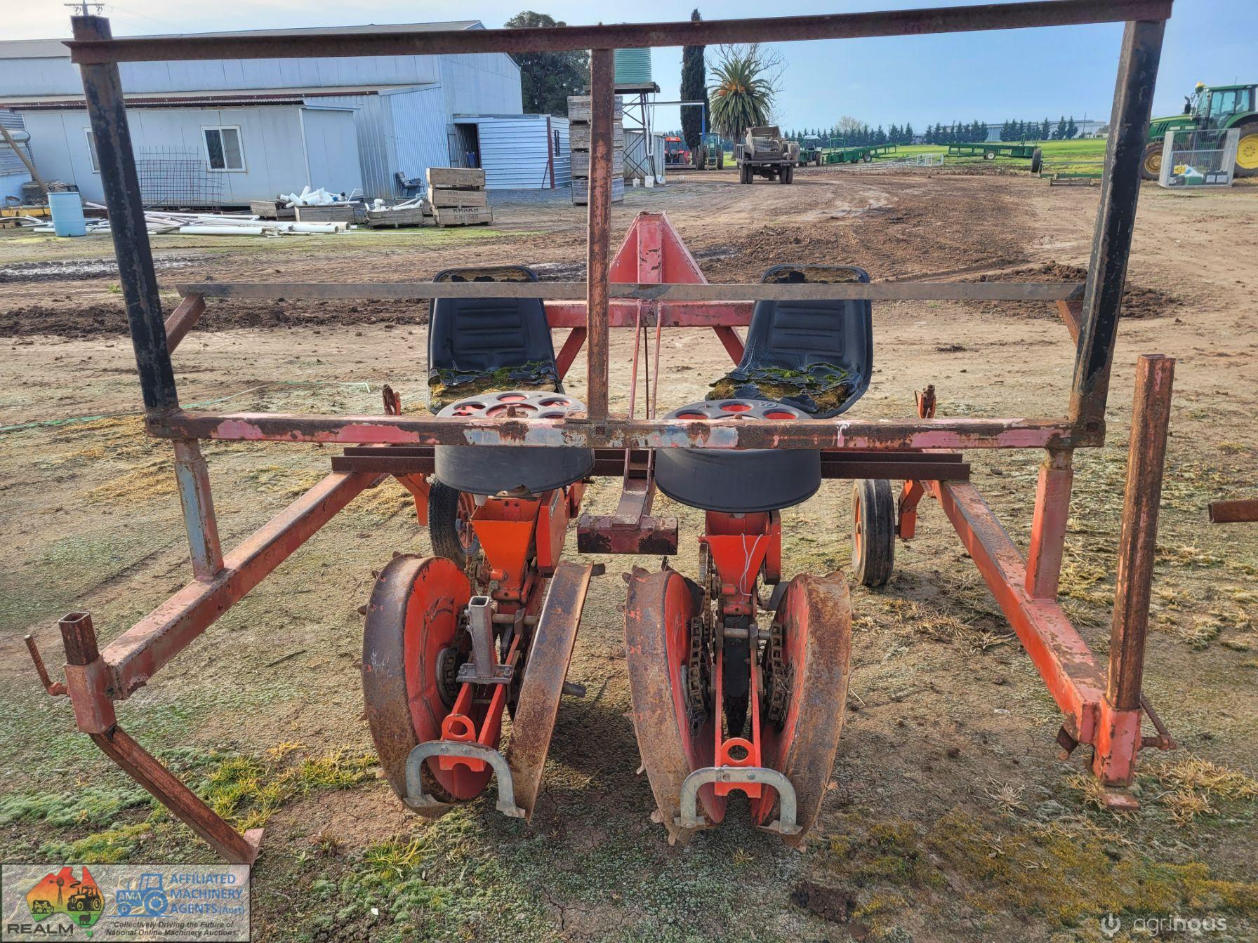 3 Row 3pl Seedling Planter - photo 3
