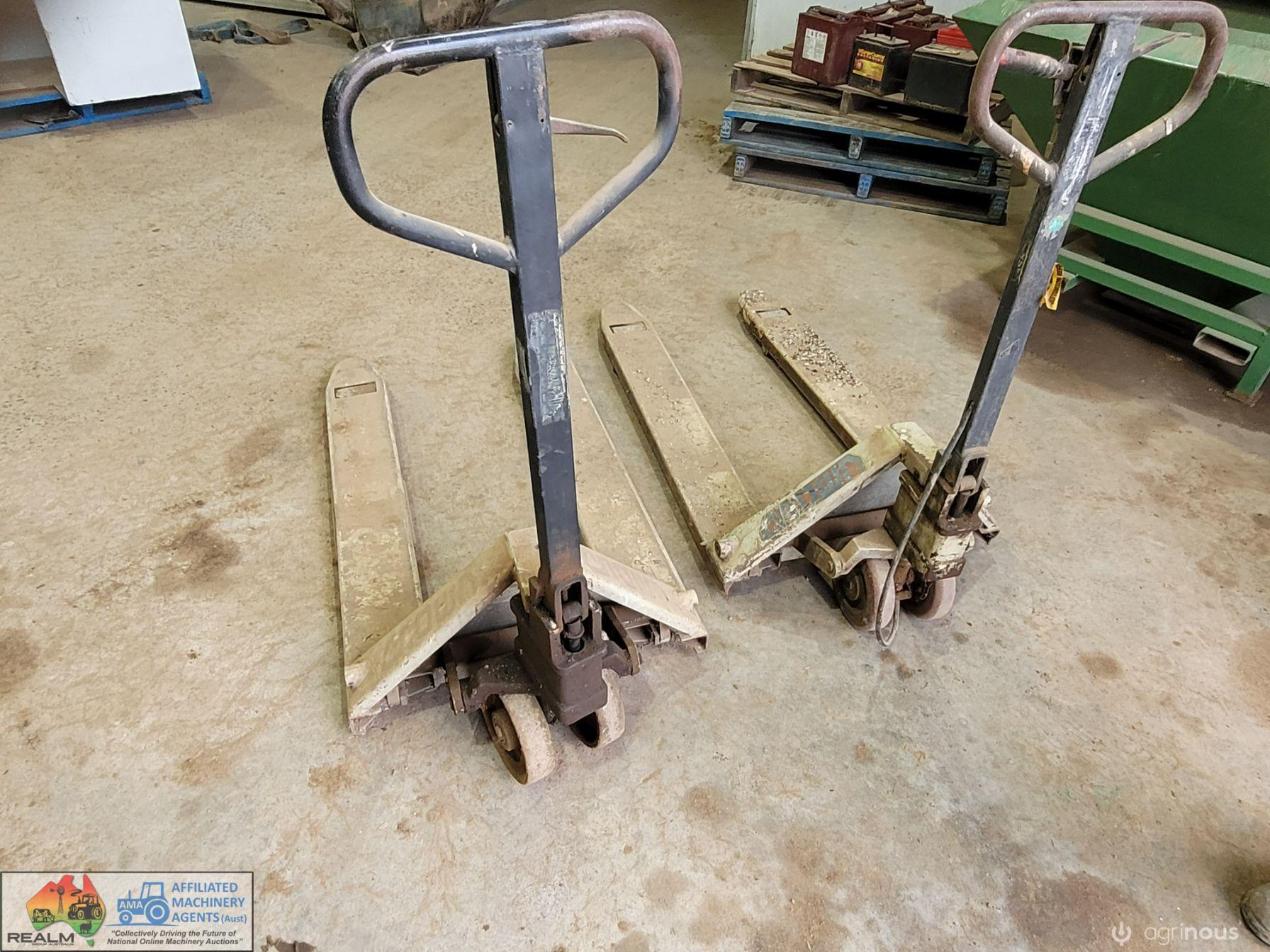 2x Pallet Jacks ~ (Working Cond.) - photo 4