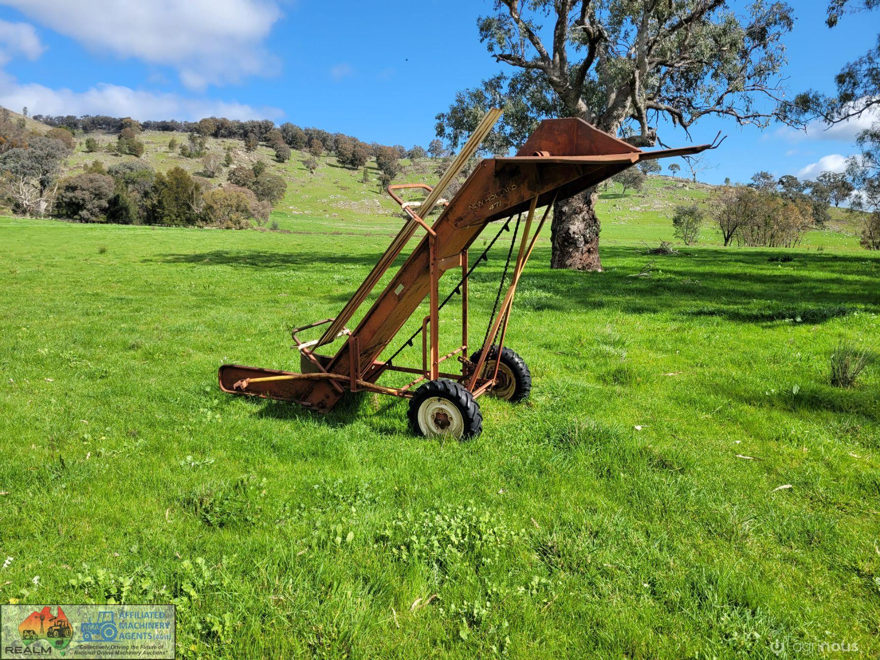 New Holland 471 Hay Elevator-Loader - photo 2