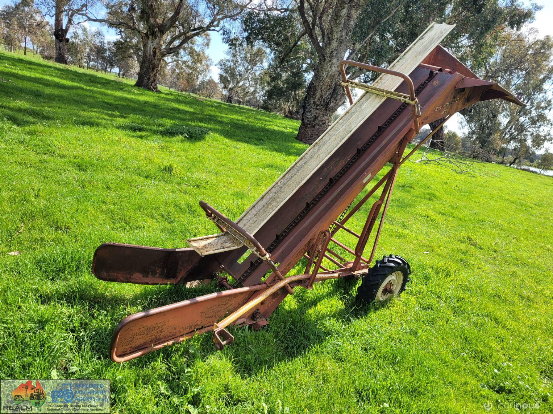 New Holland 471 Hay Elevator-Loader - photo 3