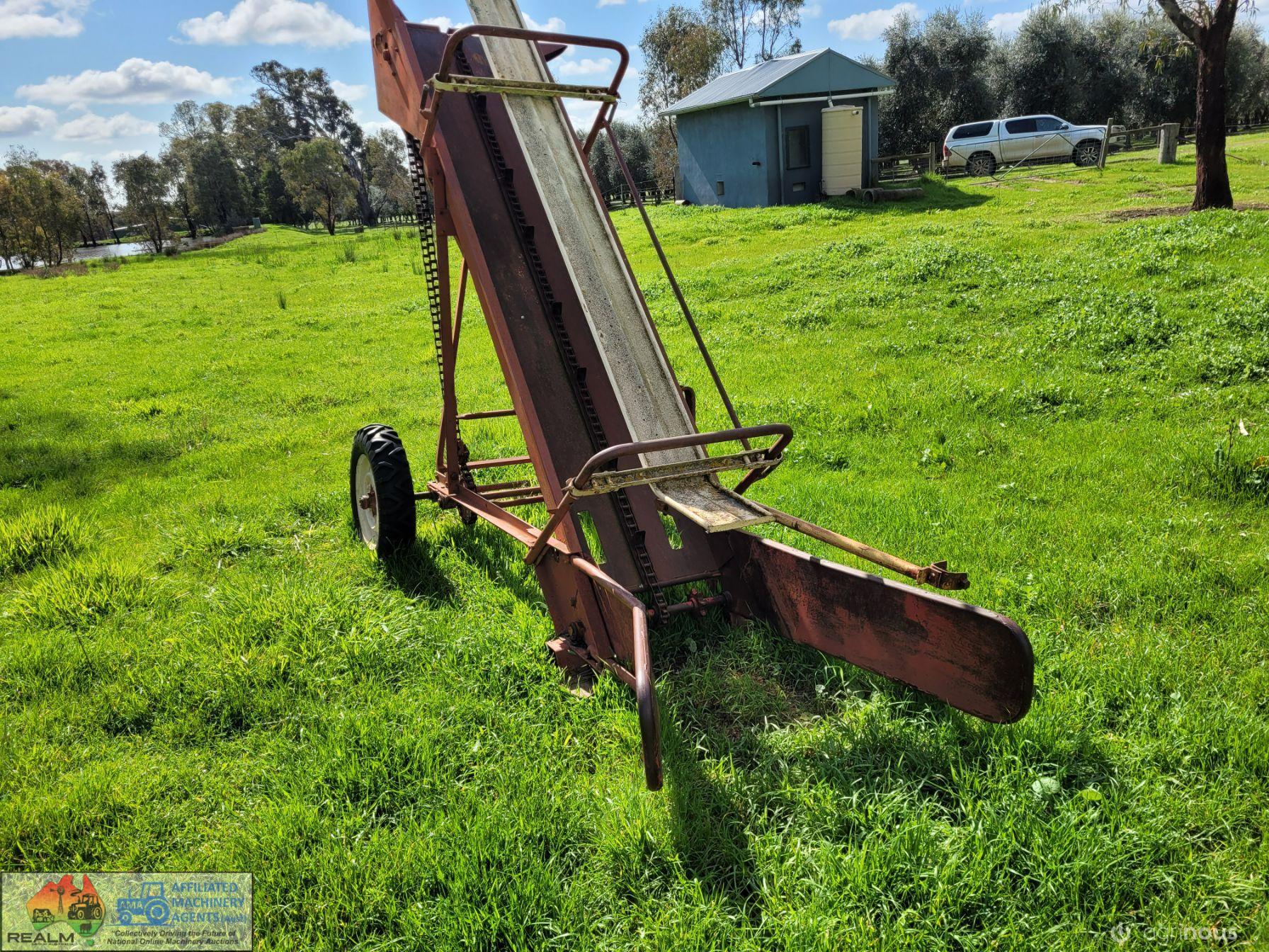 New Holland 471 Hay Elevator-Loader - photo 4