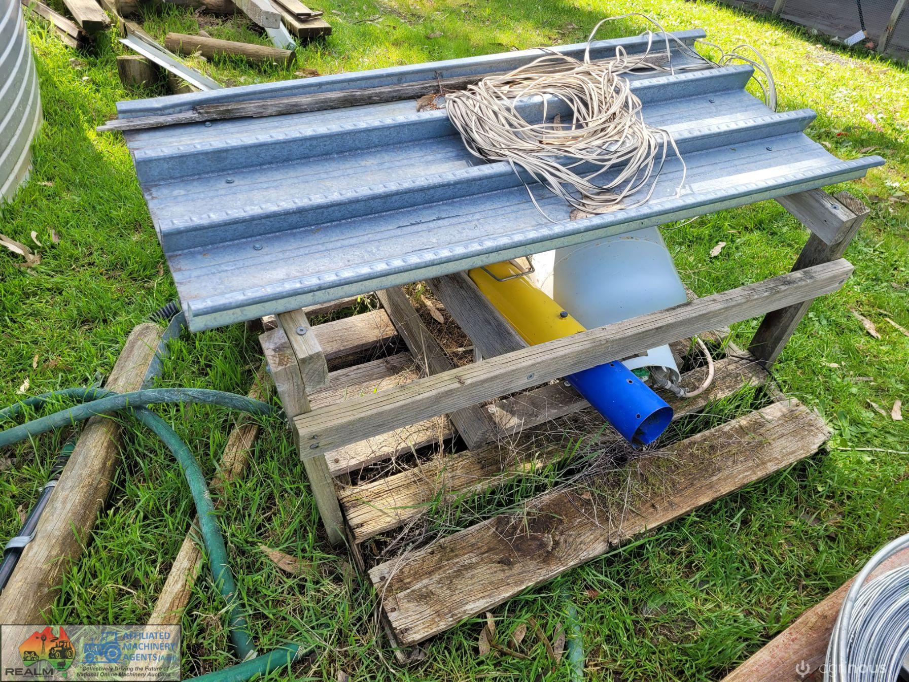 ZoN 4 ~ Gas Scare Gun with Gas Bottle & Weather Frame - photo 6