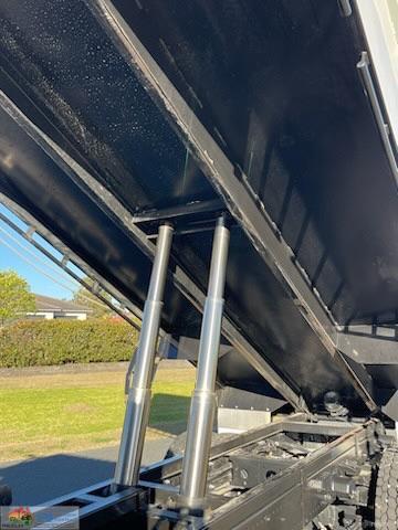 As New Hino - Tipper - photo 12
